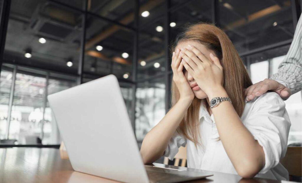 Tips To Deal With Social Anxiety