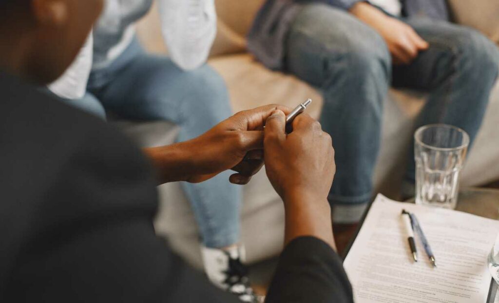 Finding The Right Online Family Therapy