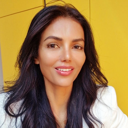 Yasmine Khan